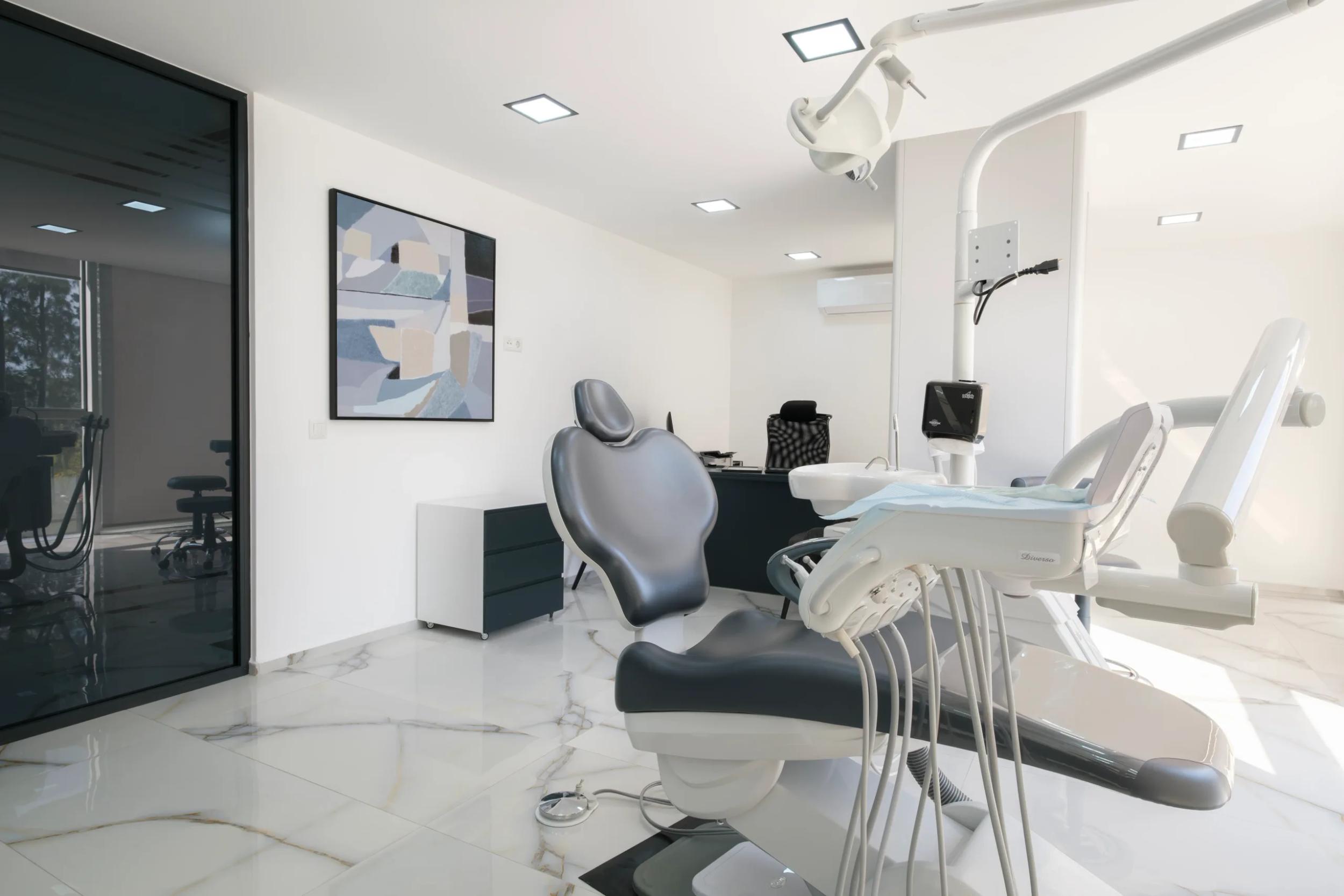 EUSmiles Dental Clinic — 15