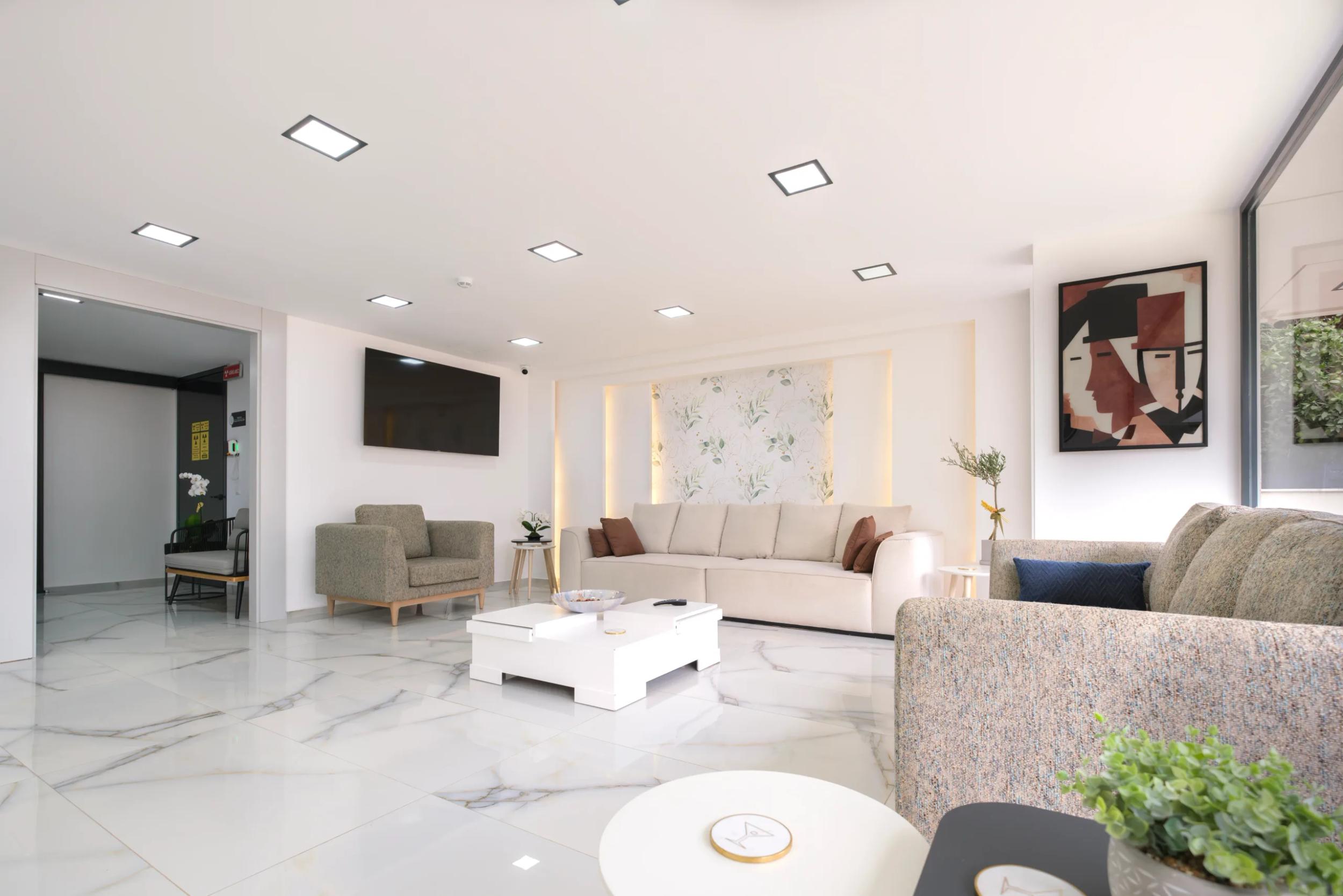 EUSmiles Dental Clinic — 10